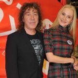 64-летний Владимир Кузьмин обнародовал интимные фото с молодой женой