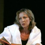 Яковлева обнималась с молодой звездой сериала 