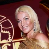 Волочкова в трусах и шубе поздравила мужчин с 23 февраля