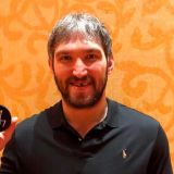 Александр Овечкин применил грубую силу к противнику (видео)