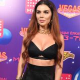 Анну Седокову скорчило до неузнаваемости на фоне красавицы-подруги