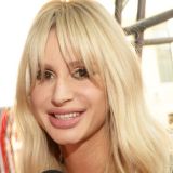 Лобода самоизолировалась после известия о коронавирусе у солиста 