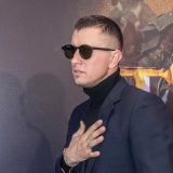 Живут в одном доме: Прилучный вернулся к жене и детям 