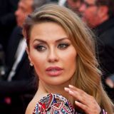 Подозревающую всемирный заговор Боню разнесли за невежество: Конспирологические бредни