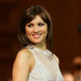 Нетребко в карантин выскочила на улицу в трикотажном костюме