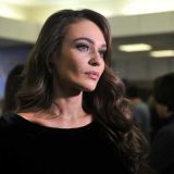 Водонаева в костюме горничной возбудила россиян