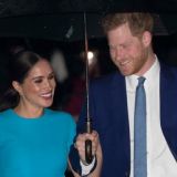 Принц Гарри и Меган Маркл скрылись на частном самолете  