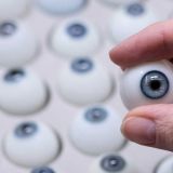 Может ослепнуть навсегда: врачи спасают изувеченного любовницей участника 