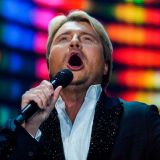 Оставшийся без работы Басков снизошел до рекламы презервативов (видео)