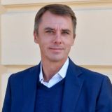 Игорь Петренко похвастался трогательным фото с женой и дочерьми