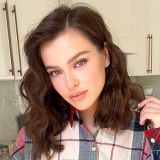 Спрятавшую живот Темникову заподозрили в беременности