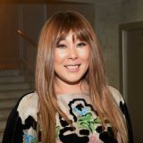 Люди завалили цветами палату инфицированной Цой