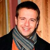 Губин впервые вышел на сцену после длительного затворничества