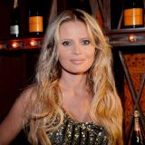 Располневшая Борисова предстала в обтягивающем купальнике