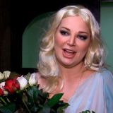 Снова девочка: похоронившая мужа Максакова устроила эротическую фотосессию