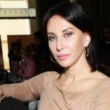 Алика Смехова показала любимый снимок с отцом: Специально пришли в фотоателье