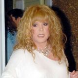 Платье будет в стразах: известный дизайнер сообщил о подготовке к шестой свадьбе Пугачевой