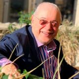 Кадр с гладким и коричневым: молодая жена Петросяна порадовала себя у всех на глазах