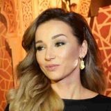 Анфису Чехову сняли в окружении крупного рогатого скота