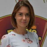 Одинокая Муцениеце похвасталась стильным образом