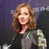 Показавшая волнительные изгибы Арзамасова стала копией Пугачевой