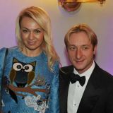 Рудковская оставила Плющенко публичное послание: Видно, что не хватает ему свободы