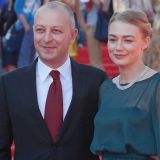 Муж Акиньшиной вышел в свет в одиночестве после слухов о разводе