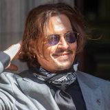 Бунт в Голливуде: фанаты требуют вернуть работу обвиненному в избиениях Джонни Деппу