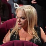 Обвисший бюст Ларисы Долиной шокировал публику