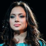 Объявившая о новом романе Самбурская бежит с любовником за рубеж