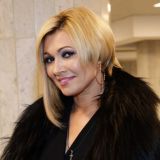 Анжелика Агурбаш поздравила читателей 