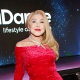 Успенская пришла на мост и сложила ладони в молитве после примирения с дочерью