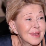 Успенская растопырила ноги на потеху публике