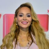 Грудь пятого размера и второй пупок: к чему привели эксперименты Калашниковой