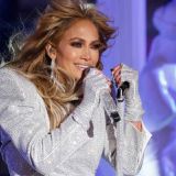 Уставшая сглатывать Дженнифер Лопес бросила жениха Уставшая сглатывать Дженнифер Лопес бросила жениха