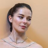 Врачи заставляют спать оказавшуюся в клинике Александрову