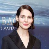 Успокаивала Брежнева: сочная Снигирь в платье 