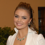 Из-за жесткого нарушения Алины Кабаевой случилось ужасное: Выкинули с балкона