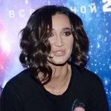 Назло бывшему? Бузова похвасталась кольцом на 