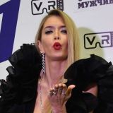 Повязанная цепями голая Брежнева возбудила россиян