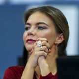 Считаю своей сестрой: вскрылась сенсационная история семьи Кабаевой