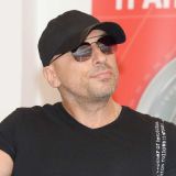 Стыдливо прикрыл рукой: Нагиев нелепо оправдался за появление без трусов