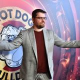 Воля выплюнул хот-дог Харламова на глазах у зрителей 