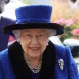 В тарелку Елизавете II подсунули дохлого слизняка