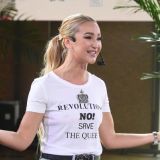 Бузова с триумфом вернулась на сцену МХАТа после скандала