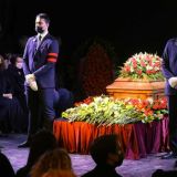 Меньшова, Пересильд, Баринов: народ рыдает у гроба Гаркалина