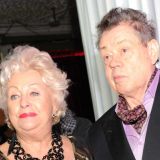 Продюсер не исключил продажу Поргиной квартиры Караченцова: Сбежала из России