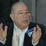 Чумазая жена Петросяна подразнила нищий народ дорогущим барахлом: Это надо деньги иметь