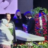 Сердце разрывается: первые кадры с частных похорон Градского 