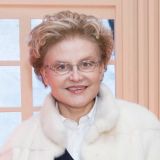 Вышедшая в свет 60-летняя Малышева изменилась до неузнаваемости